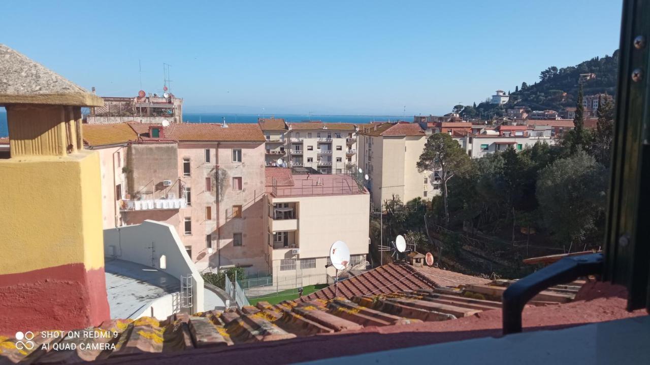 Monolocale Mansarda A Porto Santo Stefano Argentario Apartment Exterior photo